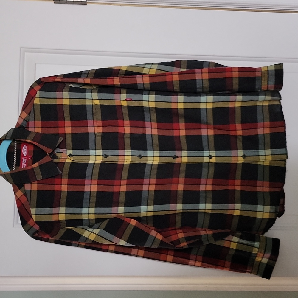 Mens Van's button-up shirt, pre-owned size M Medium.
